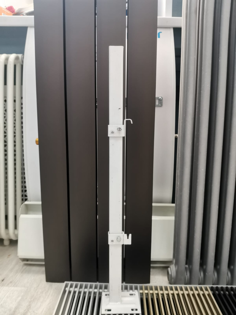 Напольный кронштейн