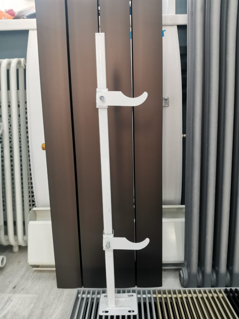 Напольный кронштейн