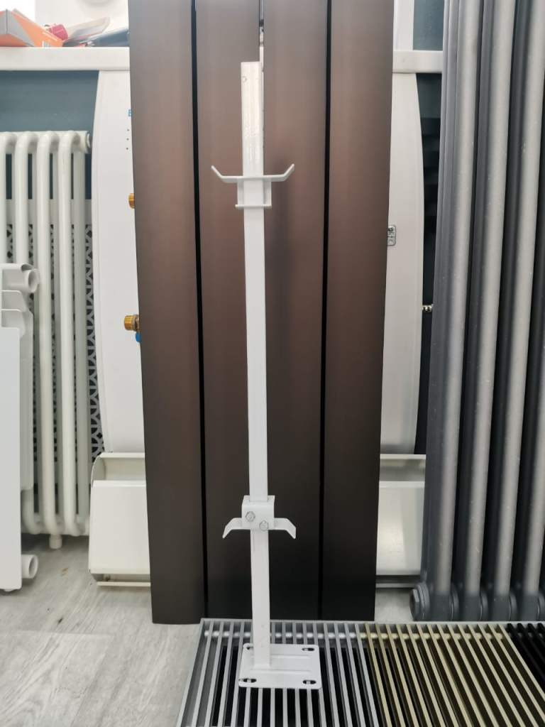 Напольный кронштейн