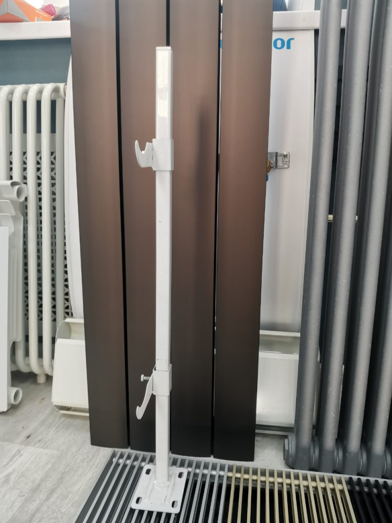 Напольный кронштейн