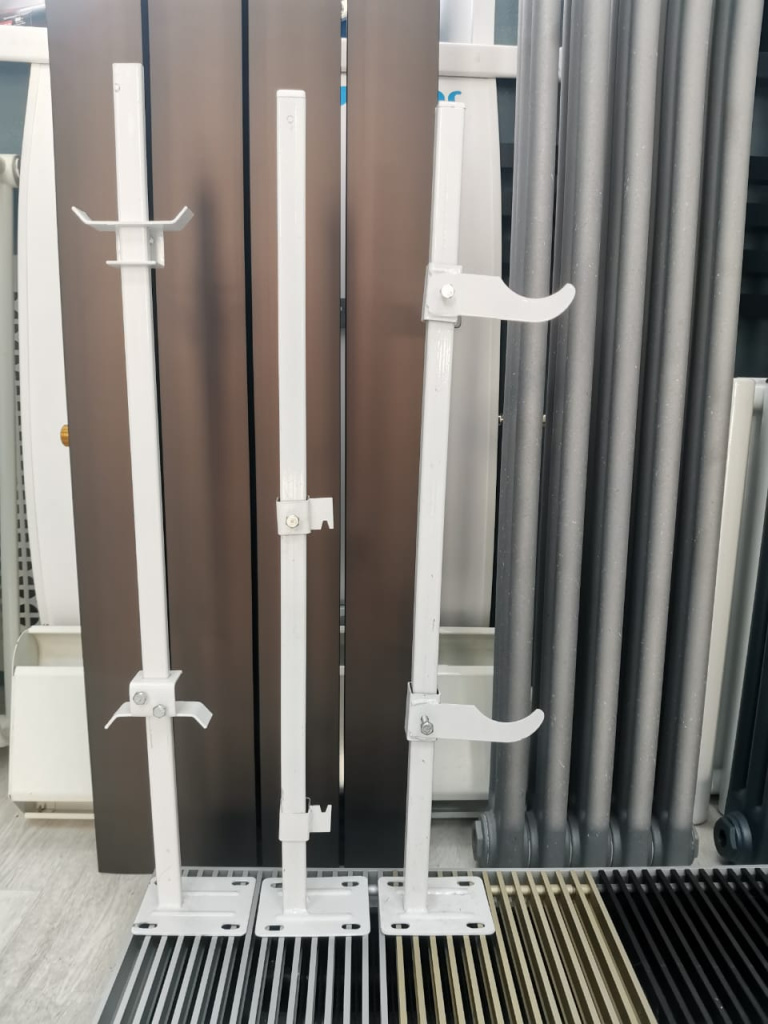 Напольный кронштейн