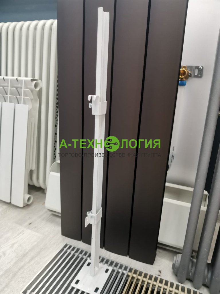 Напольный кронштейн